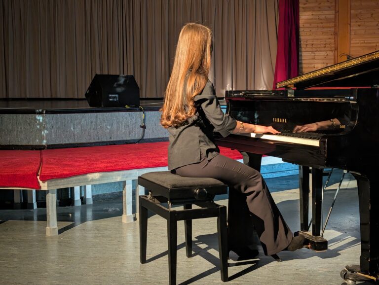 PXL_20260423_174713034