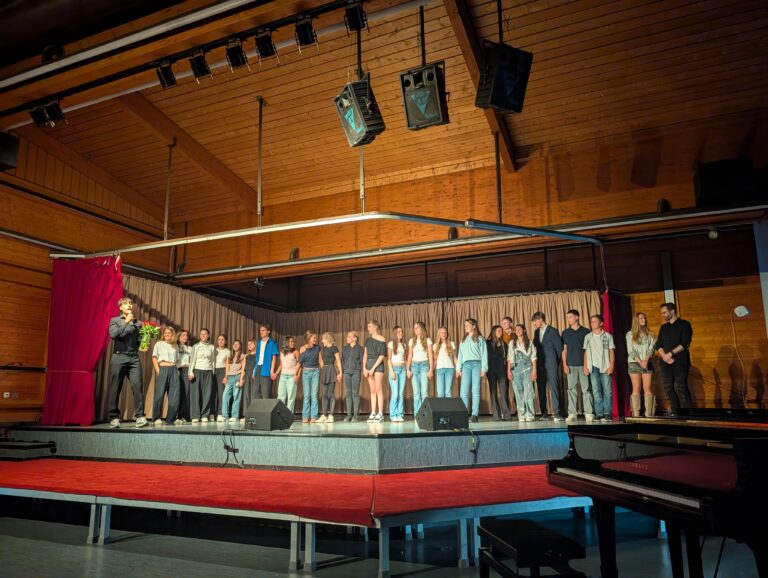 PXL_20260423_180643016