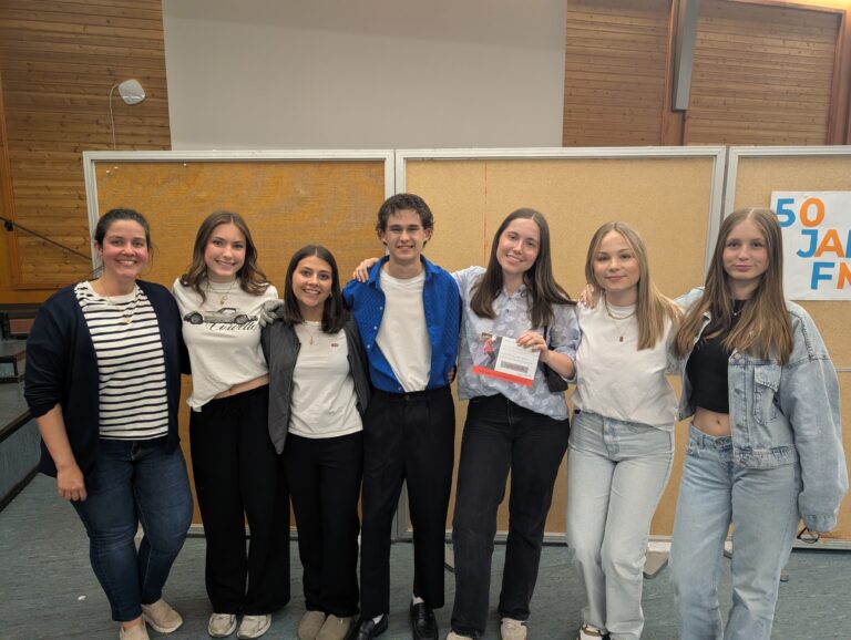 PXL_20260423_181929347